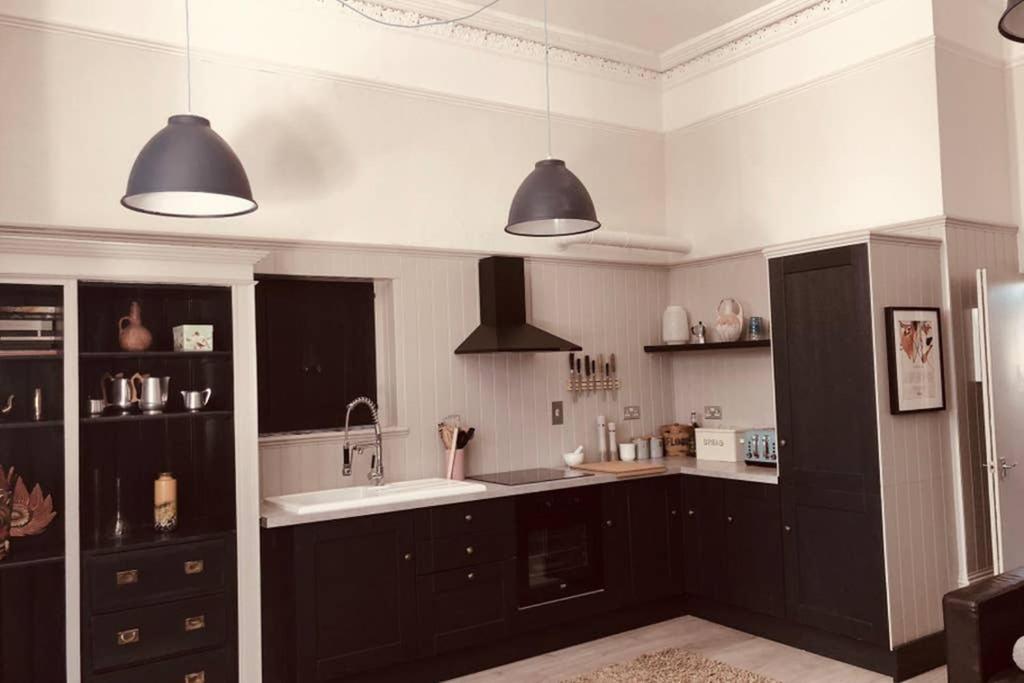 Seaside Escape - Gorgeous 2 Bed Apartment In St-Leonards-On-Sea Hastings Eksteriør billede