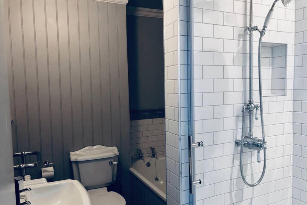 Seaside Escape - Gorgeous 2 Bed Apartment In St-Leonards-On-Sea Hastings Eksteriør billede
