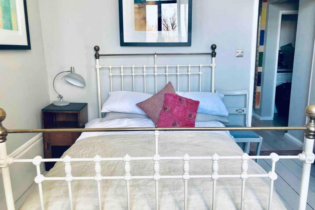Seaside Escape - Gorgeous 2 Bed Apartment In St-Leonards-On-Sea Hastings Eksteriør billede